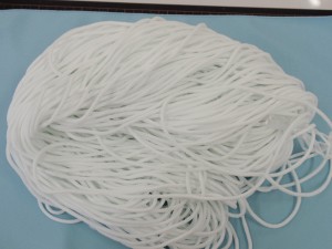 紐 カット前