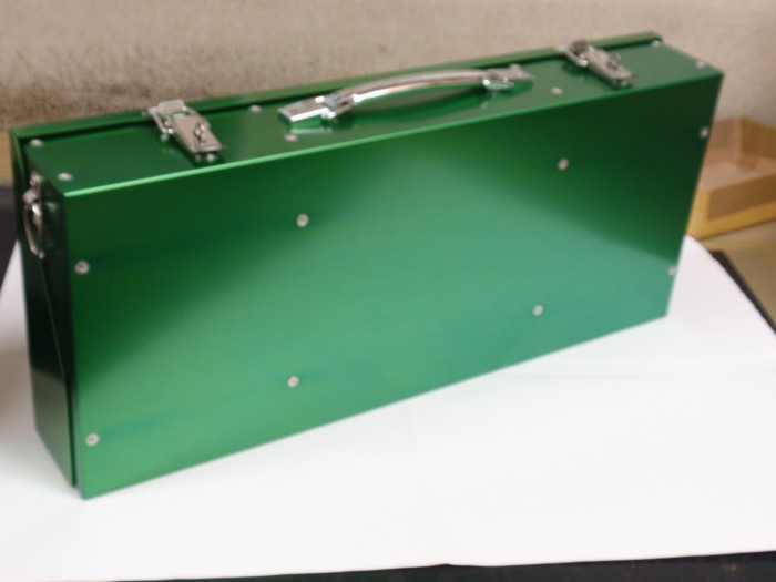 タックルボックス　グリーン