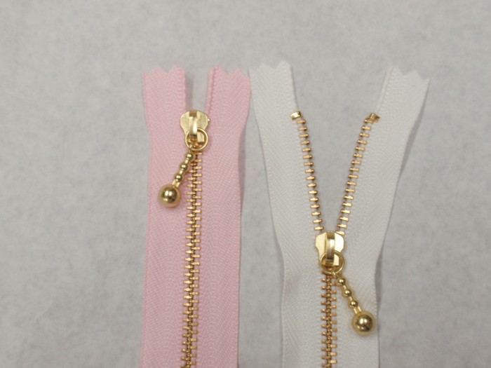 ファスナー　ムシ