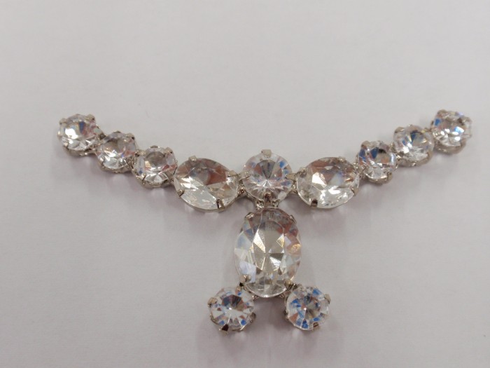 ダイヤや石などのオリジナルの台座