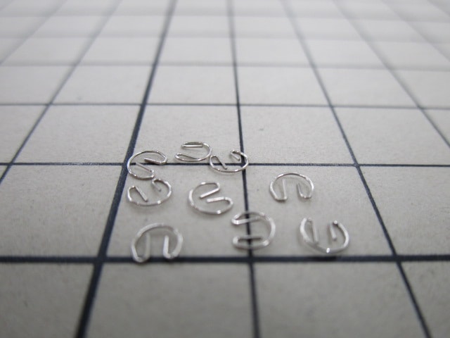 極小ﾊﾞﾈ横-min