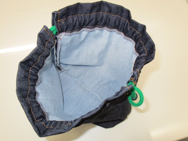 オリジナルデニムポーチ開けた時