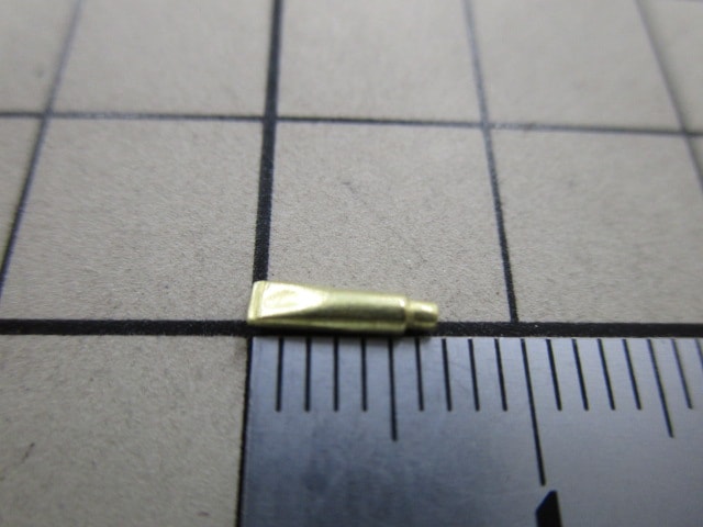 チューブ型ネイルパーツ