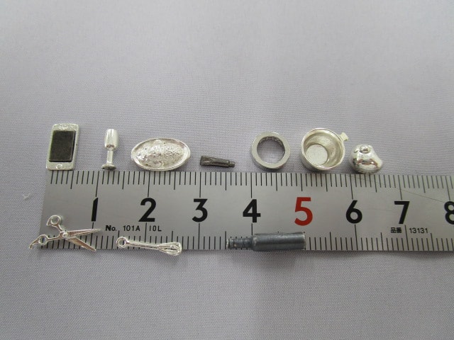 各種ネイルパーツ