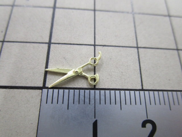 ハサミ型ネイルパーツ