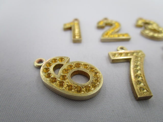 数字型チャーム原型アップ