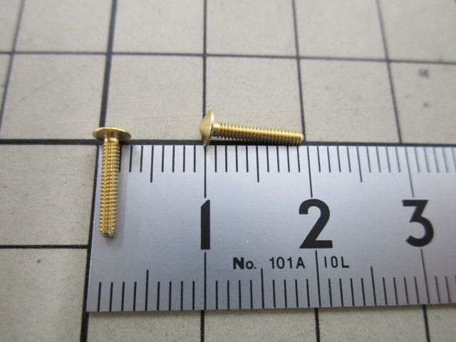 旧イヤリング金具　ネジ