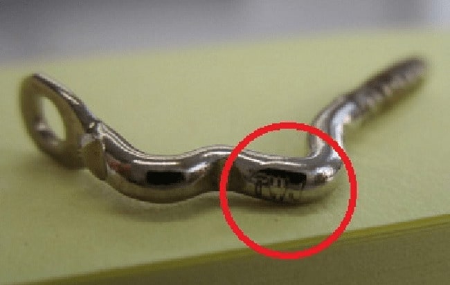 金属パーツ文字入れ2