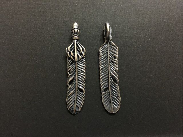 メタルフェザーチャーム