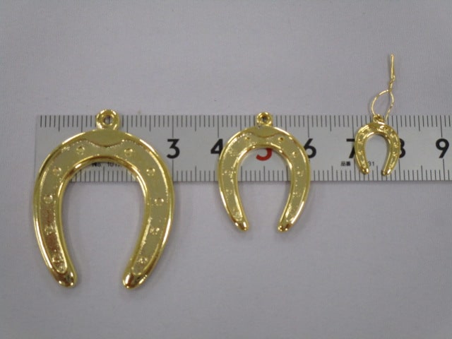 馬蹄チャーム大中小