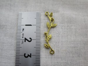 真鍮製のリーフパーツ